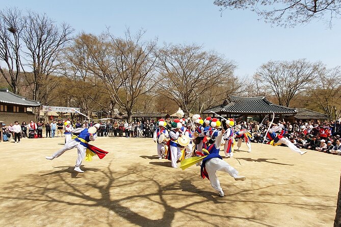 Private Tour : Royal Palace & Traditional Villages wearing Hanbok - Is $300 per person a fair price?