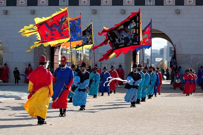 (Private tour) Seoul highlights; Gangnam and beyond Tour - A full Seoul day from palace gates to Gangnam towers