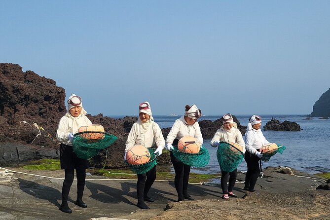 Private Tour Woman Diver Performance & stone park in Jeju Island - Why the Haenyeo Performance Matters