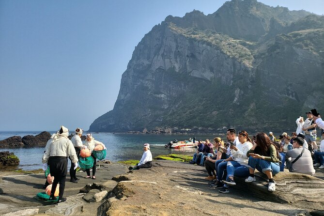 Private Tour Woman Diver Performance & stone park in Jeju Island - The Haenyeo Museum Explains the Life Behind the Show