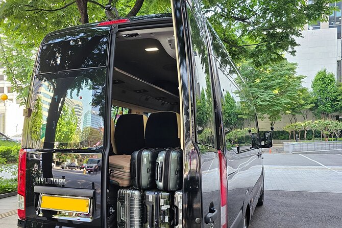 Private Transfer Incheon Airport<->Seoul(12 passengers) - Meeting Your Korean Driver After Landing
