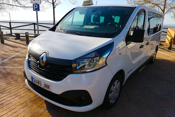 Private Transfer Service from Seoul City Hotels to Gimpo Airport - A simple hotel lobby pickup in Seoul