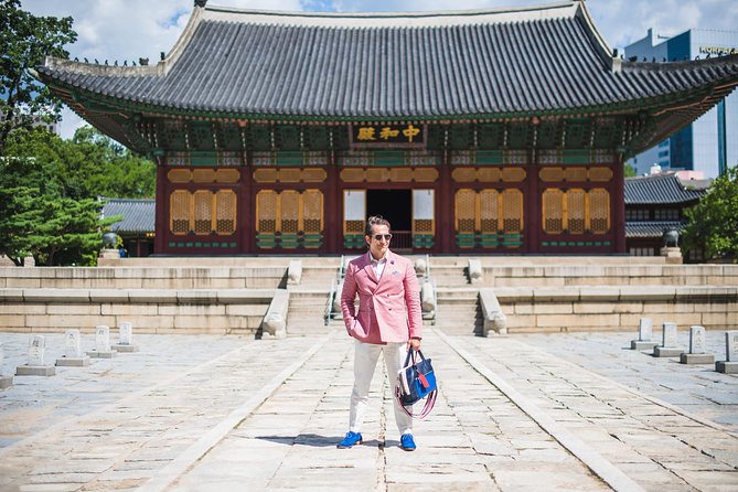 Private Vacation Photography Session with Local Photographer in Seoul - Choosing between palaces, hanok streets, and city lights