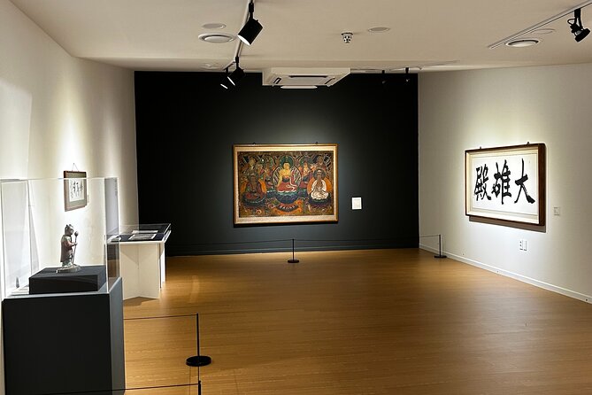 Seogwipo(the southern city of Jeju) Art Museum Walking Tour - LeeJoongSeop Art Museum and a wartime story