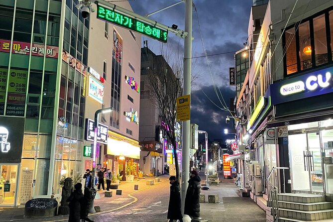 Seogwipo(The southern city of Jeju)City Walking Tours with Sunset - Guide style and group experience