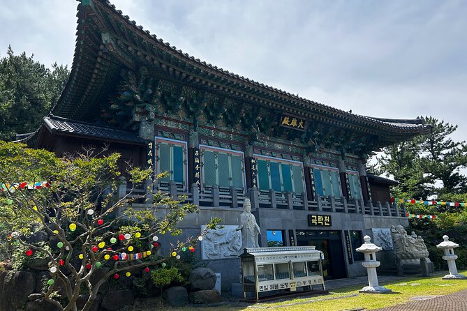Seogwipo (The Southern City of Jeju) Jungmun Area Walking Tour - The guide and the small-group advantage