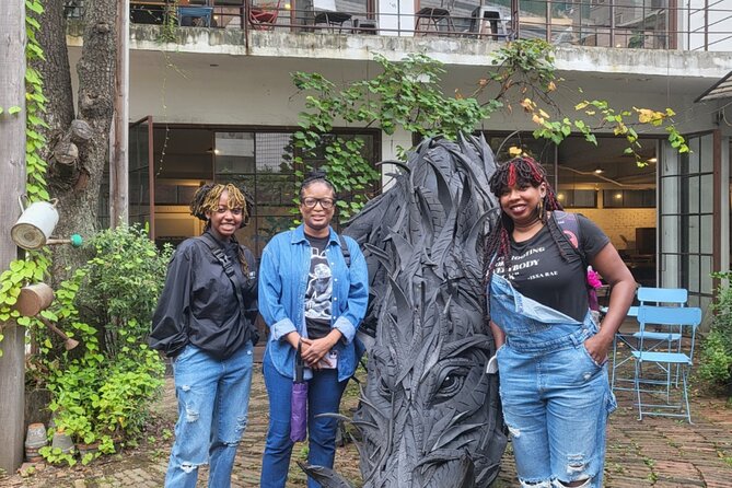 Seongsu-dong Walking Tour: K-Pop, Culture, Cheer, Friends & Relax - Understand Avenue and the SM Entertainment stop
