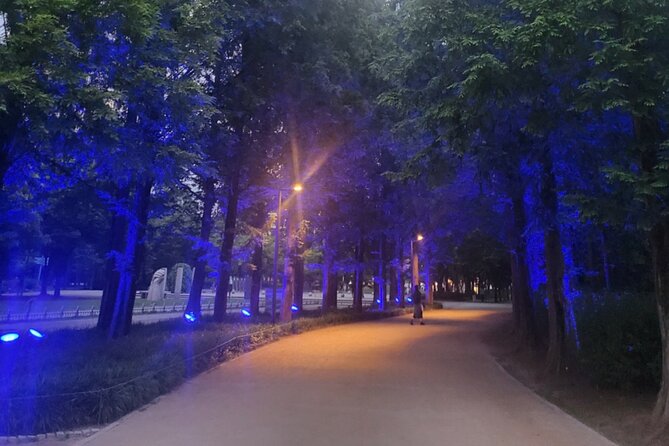 Seongsu-dong Walking Tour: K-Pop, Culture, Cheer, Friends & Relax - Seoul Forest offers a change of pace