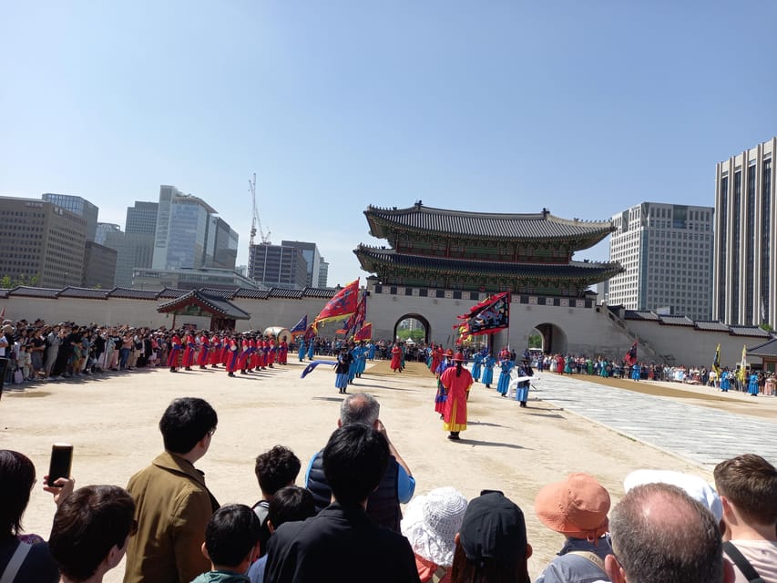 Seoul: 6-Hour Guided Tour to City Highlights, Palace & More - Bukchon Hanok Village brings tradition into modern Seoul