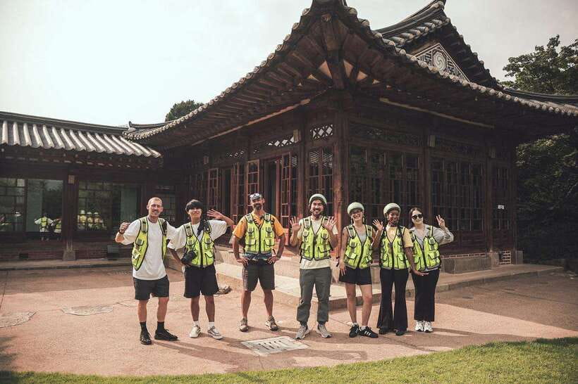 Seoul: Afternoon Ebike tour and "Happy Hour" food and drinks - Changdeokgung’s main gate