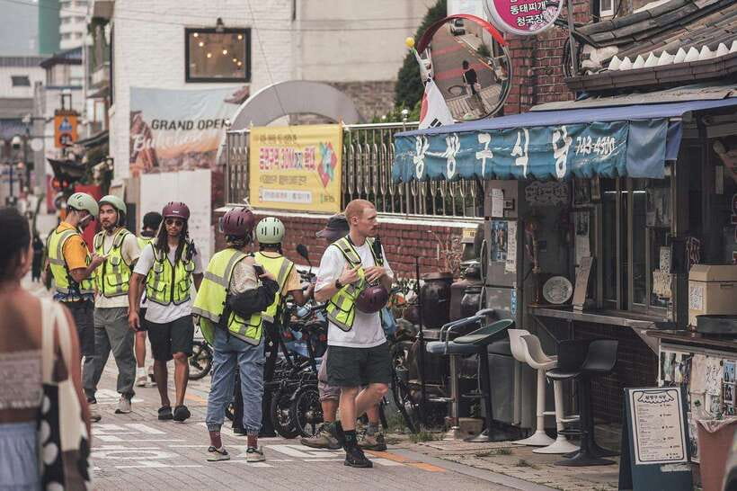 Seoul: Afternoon Ebike tour and "Happy Hour" food and drinks - The 70-minute Korean food and drink finish
