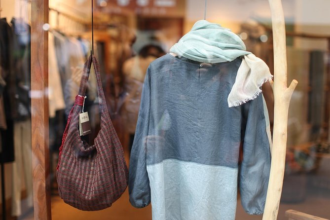 Seoul Art Tour with a Local Expert: 100% Personalized & Private - Insadong-gil: shops, food, and Korean art