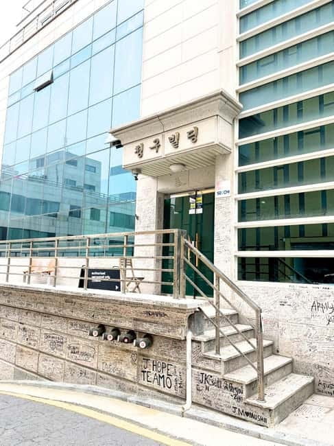 Seoul: BTS K-Pop Star Footsteps Journey ARMY Fan Day Tour - Guides, transport, and the small-group mood