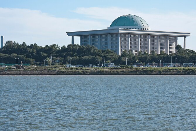 Seoul Cherry Blossom and Hanok Experience Private Car Tour - A 40-minute Han River cruise from Hangang Park