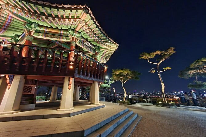 Seoul City Night View and Foodie Walking Tour - What the guide adds to the evening