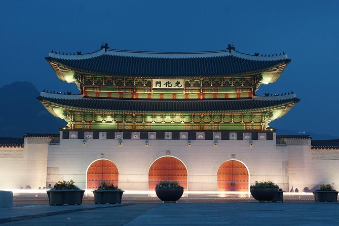 Seoul City Walking Private Tour (3hours) - Gyeongbokgung Palace and Seoul’s royal past