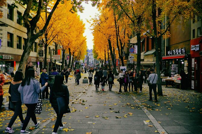 Seoul City Walking Private Tour (3hours) - Finishing in Insadong with art, tea, and food