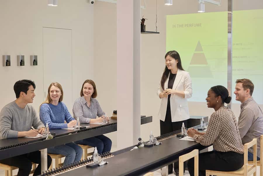 Seoul: Create Your Own Natural Perfume with a Perfumer - Testing 30 essential oils and absolutes
