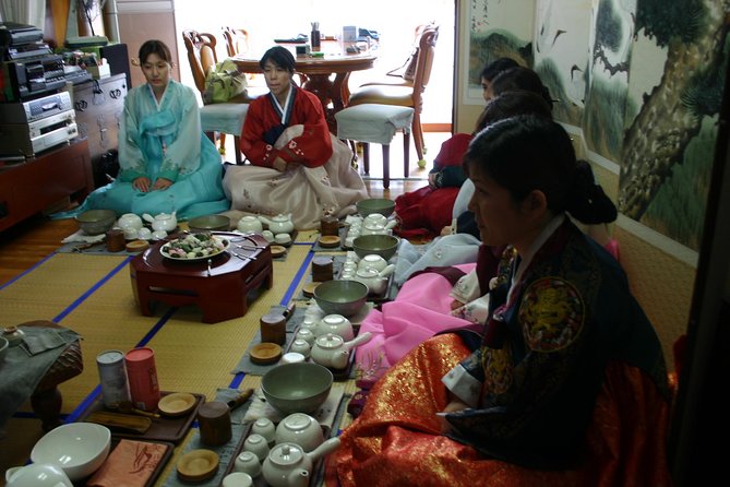 Seoul Cultural Tour - Kimchi Making, Gyeongbok palace with Hanbok - Insadong and the Cultural Setting