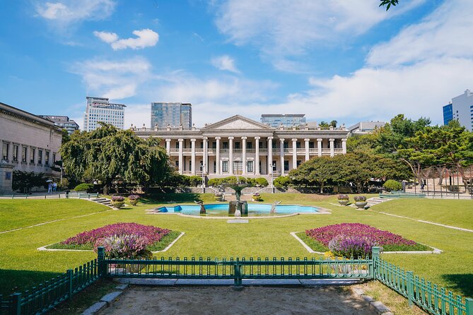 Seoul: Deoksugung Palace Night Tour - Seokeodang and King Gojong’s favorite building