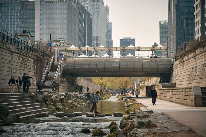 Seoul: Discovery of Old & Modern Seoul, Stories and Music - Sewoon Arcade keeps old Seoul humming
