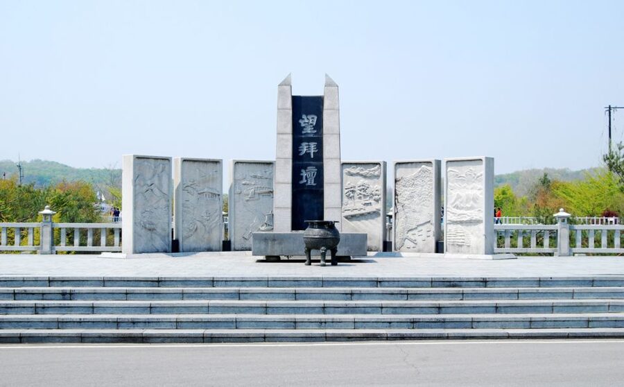 Seoul: DMZ, Gyeongbokgung Palace & City Tour - Walking into the Third Tunnel