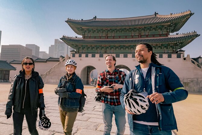 Seoul E-bike Tour - The Blue House and the presidential district