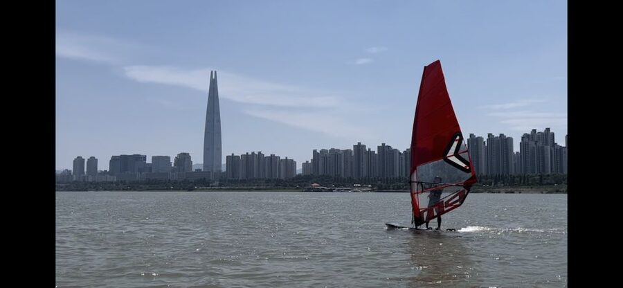 Seoul : Efoil Experience in Han River - What e-foiling feels like on the Han River