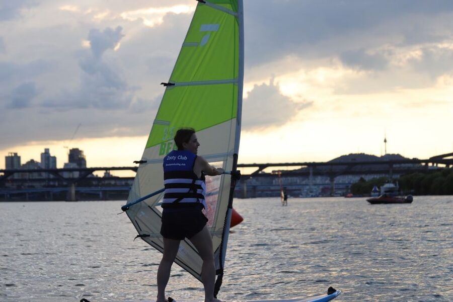 Seoul : Efoil Experience in Han River - The first lesson: safety, controls, and balance