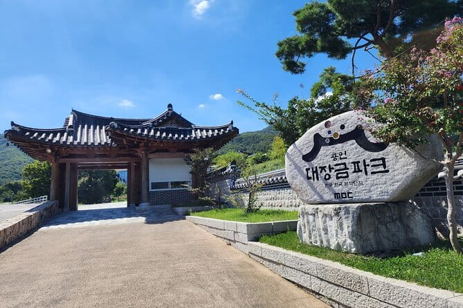 Seoul Food: Banchan, Bibimbap, and Beyond - Walking beside Cheonggyecheon Stream