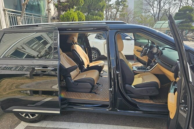 Seoul Full Day Flexible Sightseeing Private Van Tour (Per group) - Beginning in Insadong’s gallery-lined lanes