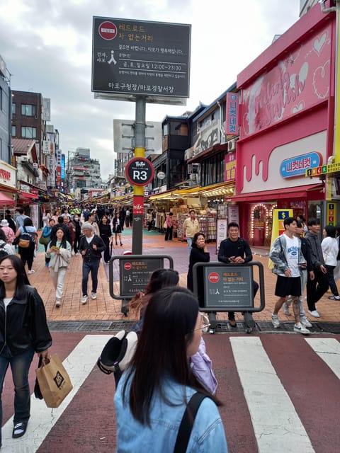 Seoul: Full-Day Guided Tour to Changdeokgung, Bukchon & More - Gwangjang Market: A Short Taste of Everyday Seoul
