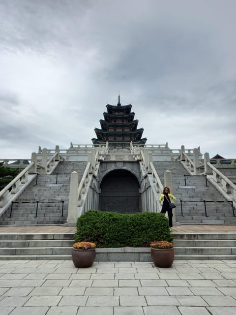 Seoul: Full-Day Guided Tour to Gyeongbokgung, Bukchon & More - Bukchon Hanok Village and Seoul’s old-new contrast