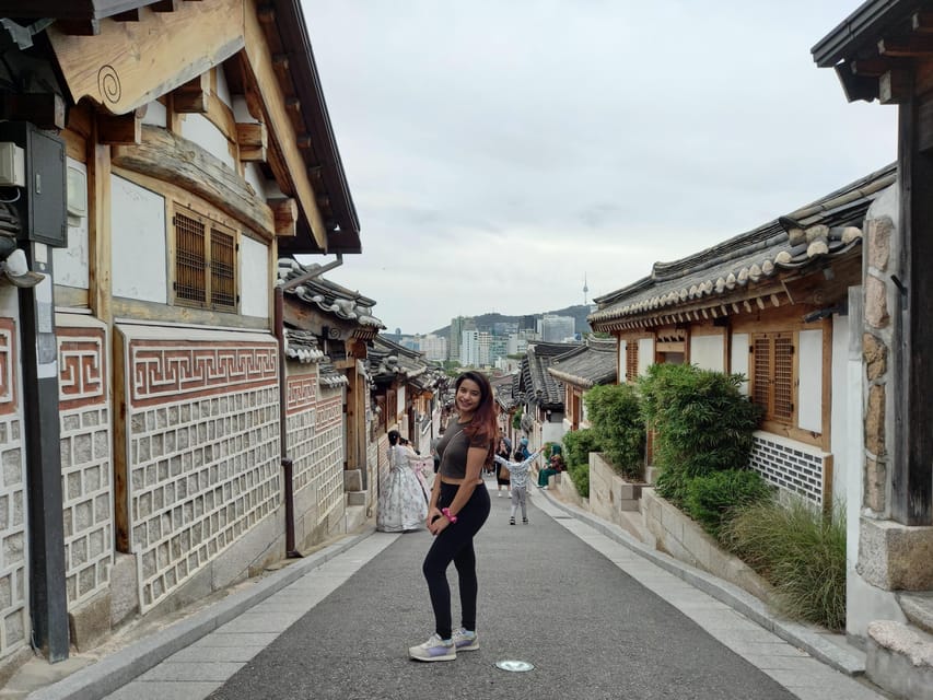 Seoul: Full-Day Guided Tour to Gyeongbokgung, Bukchon & More - Gwangjang Market: a self-paid taste of Korean street food