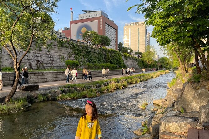 Seoul Fun Food Tour: 12 different food tastings - Exploring Ikseon-dong’s hanok lanes