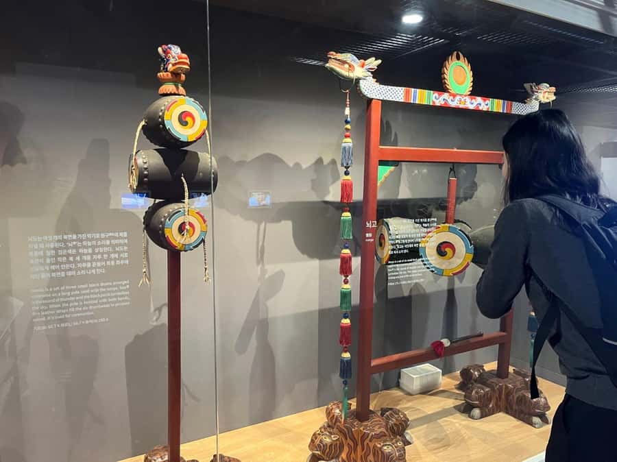 SEOUL: Gugak - Korean Traditional Music Museum&Concert Tour - What the small group adds