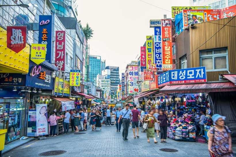 Seoul: Guided Street Food Tour at Namdaemun Market - Sungnyemun Gate and a break from the food