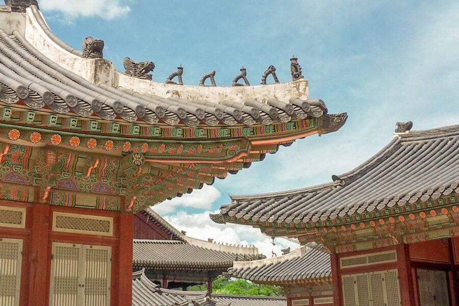 Seoul: Gyeongbok Palace and Bukchon Hanok Walking Tour - Samcheongdong Alley and Bukchon Hanok Village