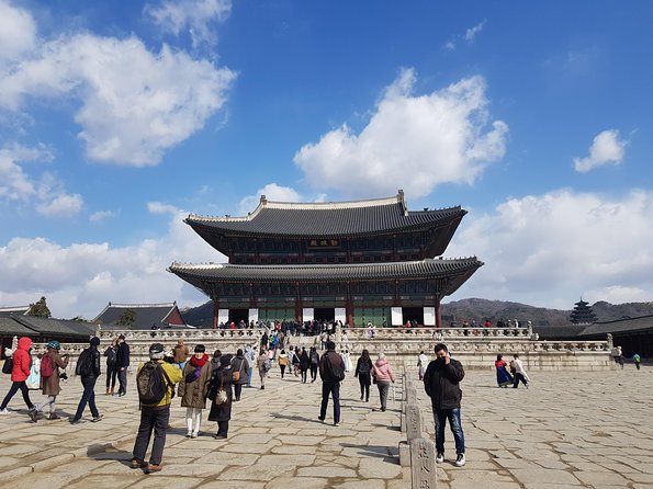 Seoul: Gyeongbok Palace, Bukchon Village, and Gwangjang Tour - Transport, meeting point, and the pace you should expect
