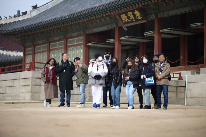 Seoul: Gyeongbokgung Palace Half day Tour - Gangnyeongjeon and Gyotaejeon, royal life behind ceremony