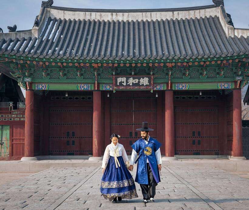 Seoul: Hanbok Rental with Gyeongbokgung Palace Entry - Bukchon Hanok Village for narrow streets and photographs