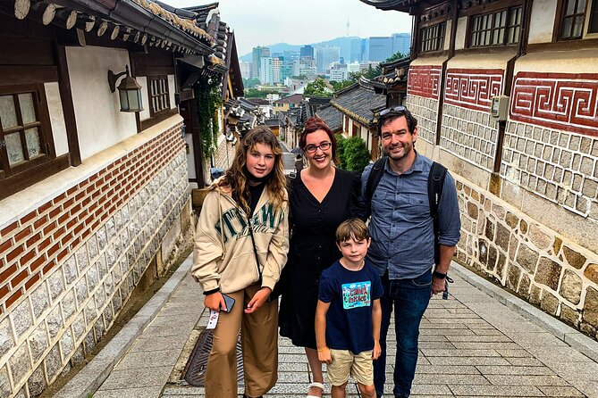 Seoul Highlights & Hidden Gems Tours by Locals: Private + Custom - Museums, temples, design, and unexpected corners