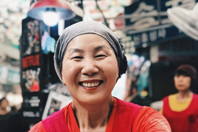 Seoul Highlights Private Walking Tour with a Guide - Ana’s personal touch and guide language options