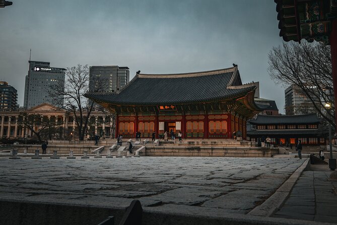 Seoul History Tour: Dark Past & Market Street Flavors - Seoul City Hall and Sungnyemun Gate