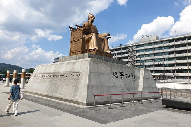 Seoul History Walking Tour - Cheonggyecheon Stream and the City’s Changing Needs