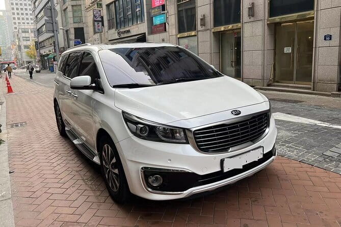 Seoul Incheon Airport (ICN) to Seoul - Arrival Private Transfer - Meeting your driver with a nameplate