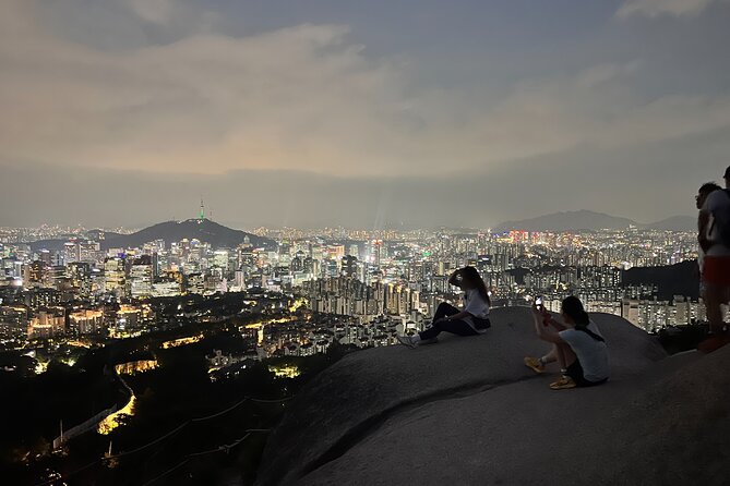 Seoul Inwangsan Sunset Hiking Tour - What to bring for a comfortable walk