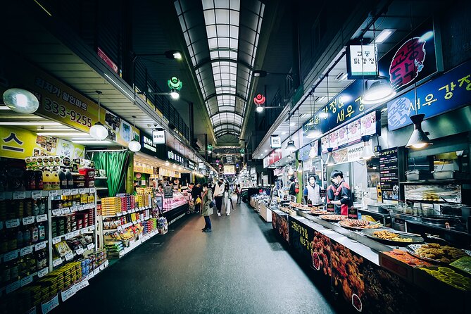 Seoul: Korean Chicken & Beer Night Tour with Local Hidden Gems - What the guides add to the meal