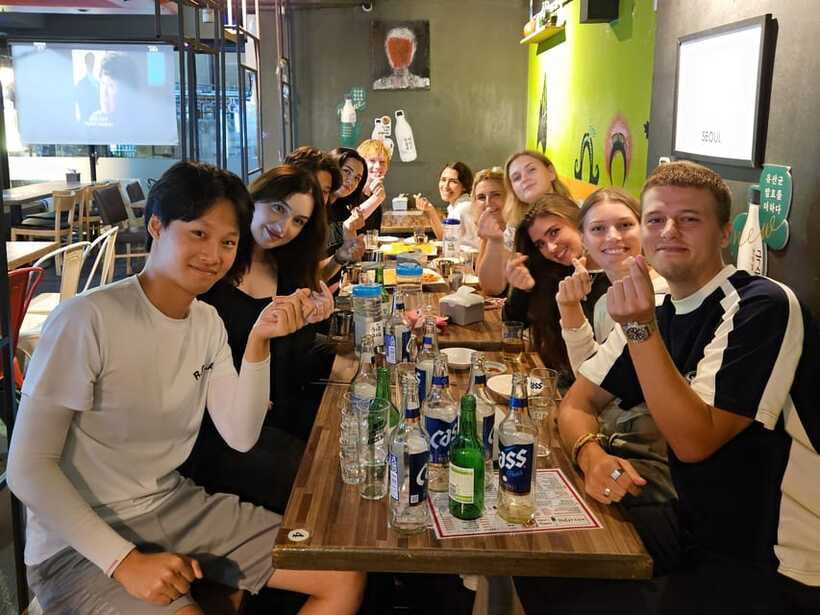 Seoul: Korean Drinking Games Night (non-drinkers welcome) - Learning somaek and the soju bomb