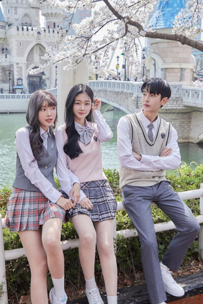 Lotte World 1 Day Pass & Korean School Uniform Rental